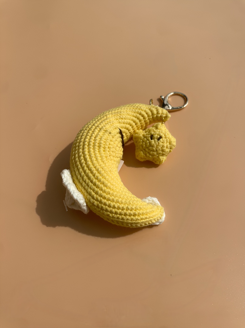 crocheted ice cream with fruit